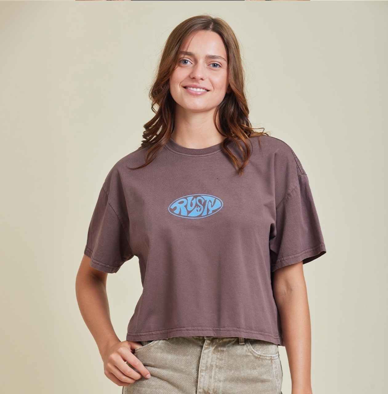 Remera Rusty modelo Erika, color marrón
