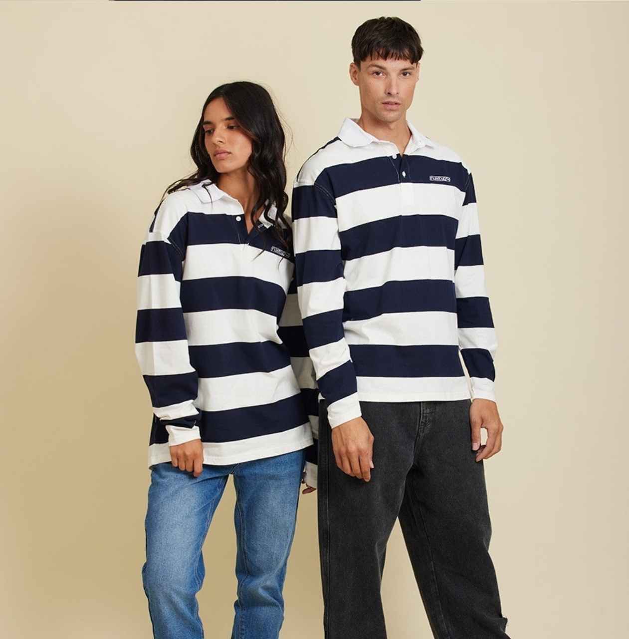 Suéter Rusty modelo Ribel unisex, color blanco y azul