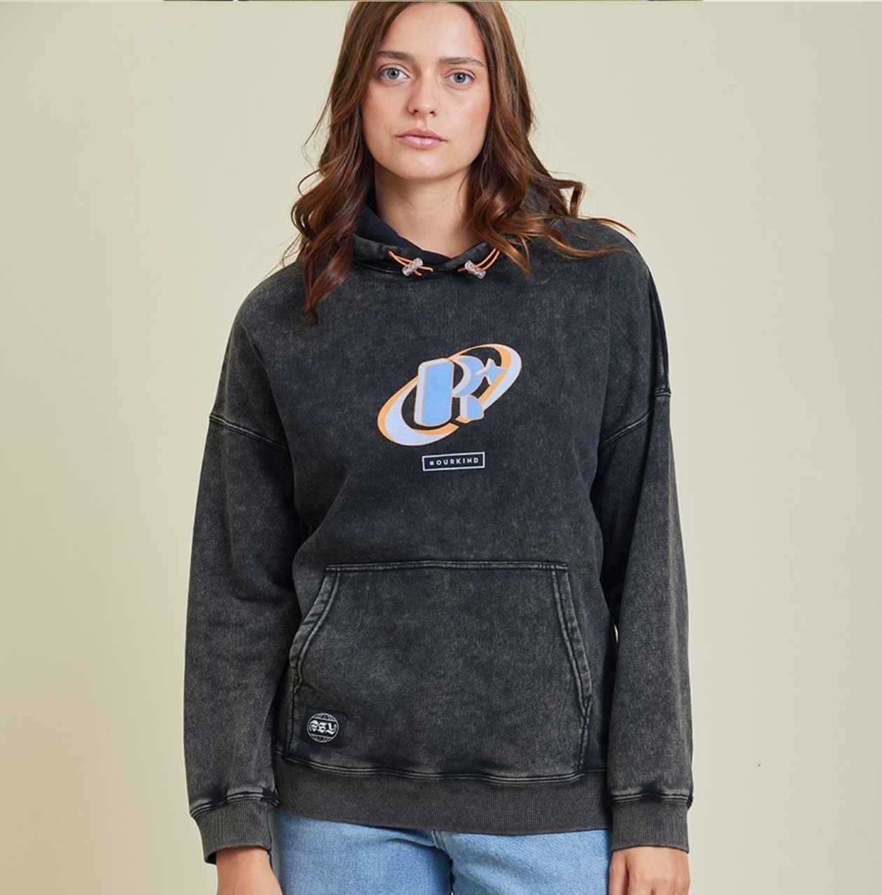 Hoodie Rusty modelo Etya, color negro