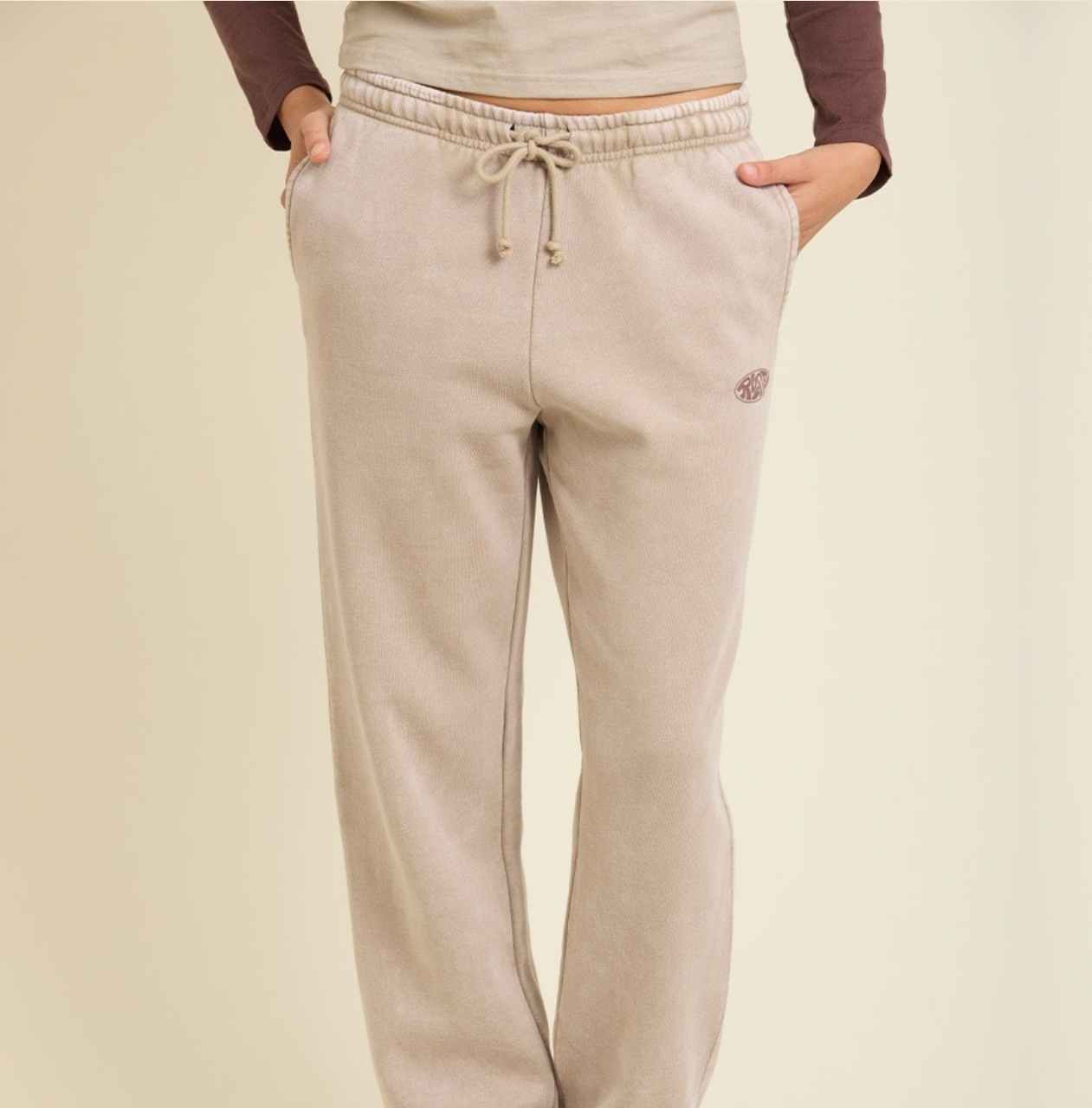 Pantalón Rusty modelo Daly, color crema