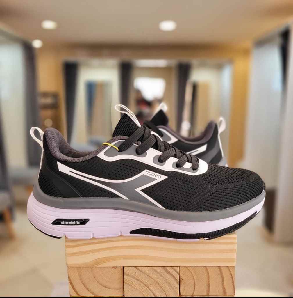 Calzado Diadora Masculino, negro y blanco