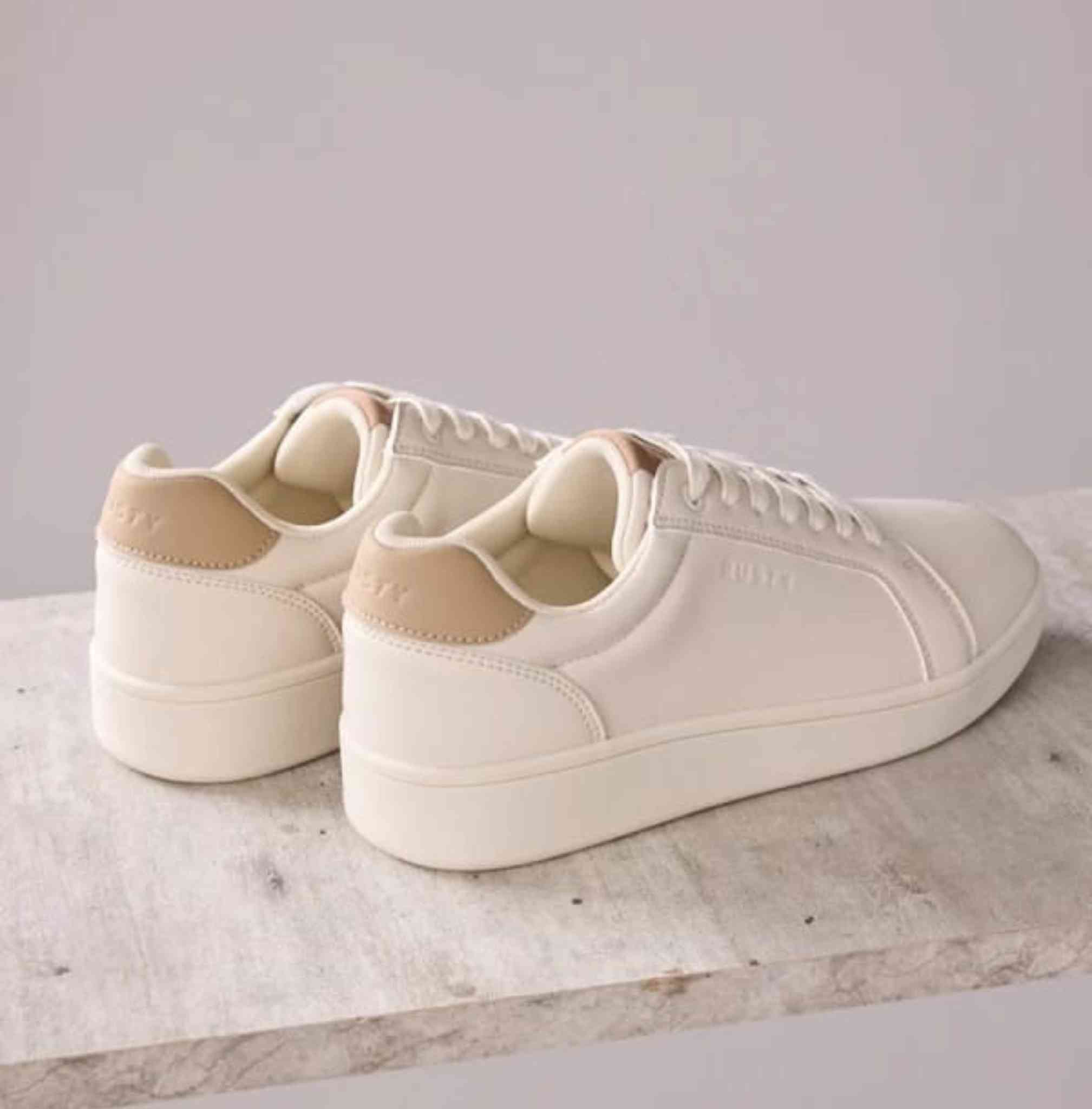 Calzado Rusty, color crema