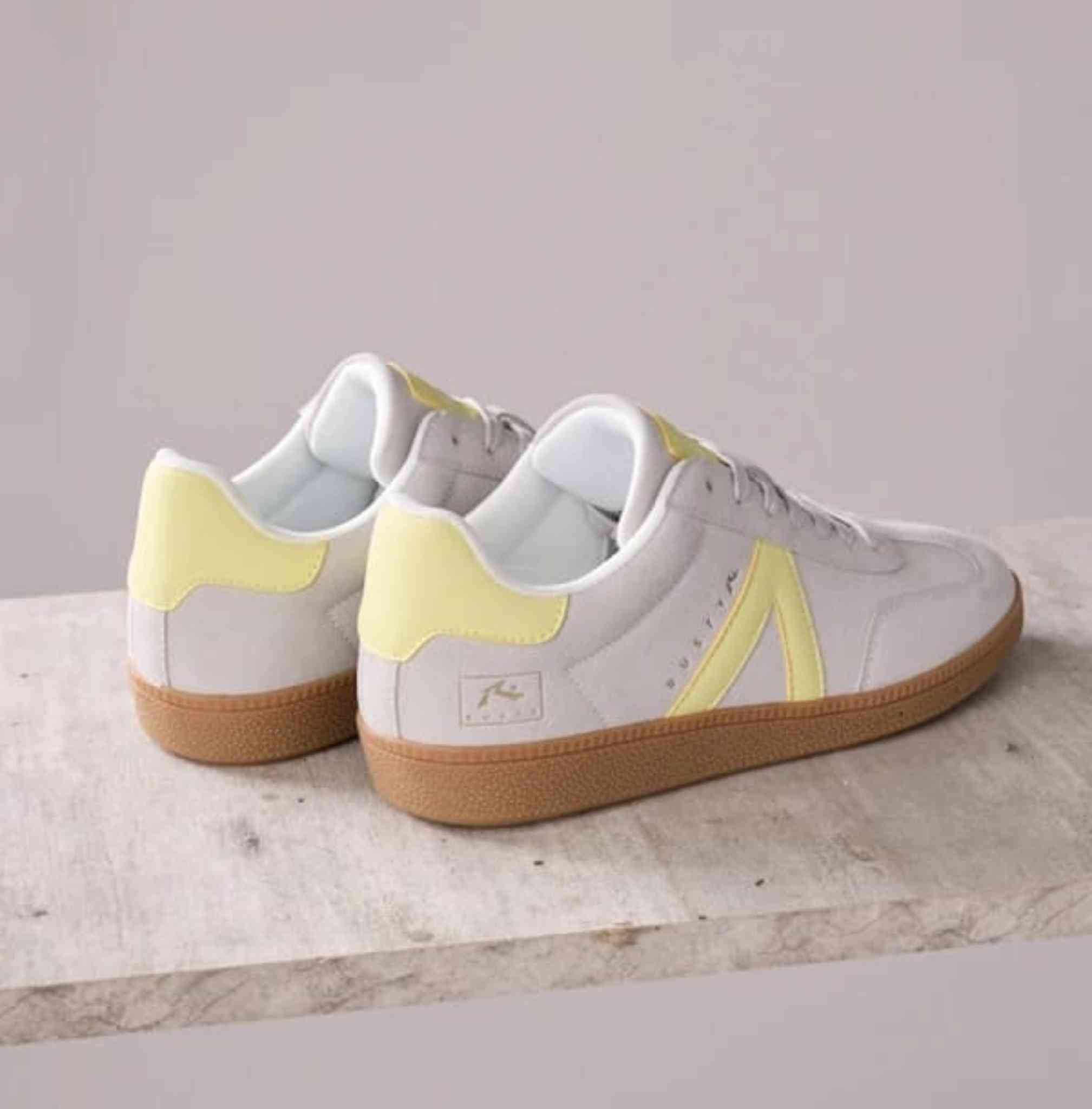Calzado Rusty HAIFAW, color gris y amarillo