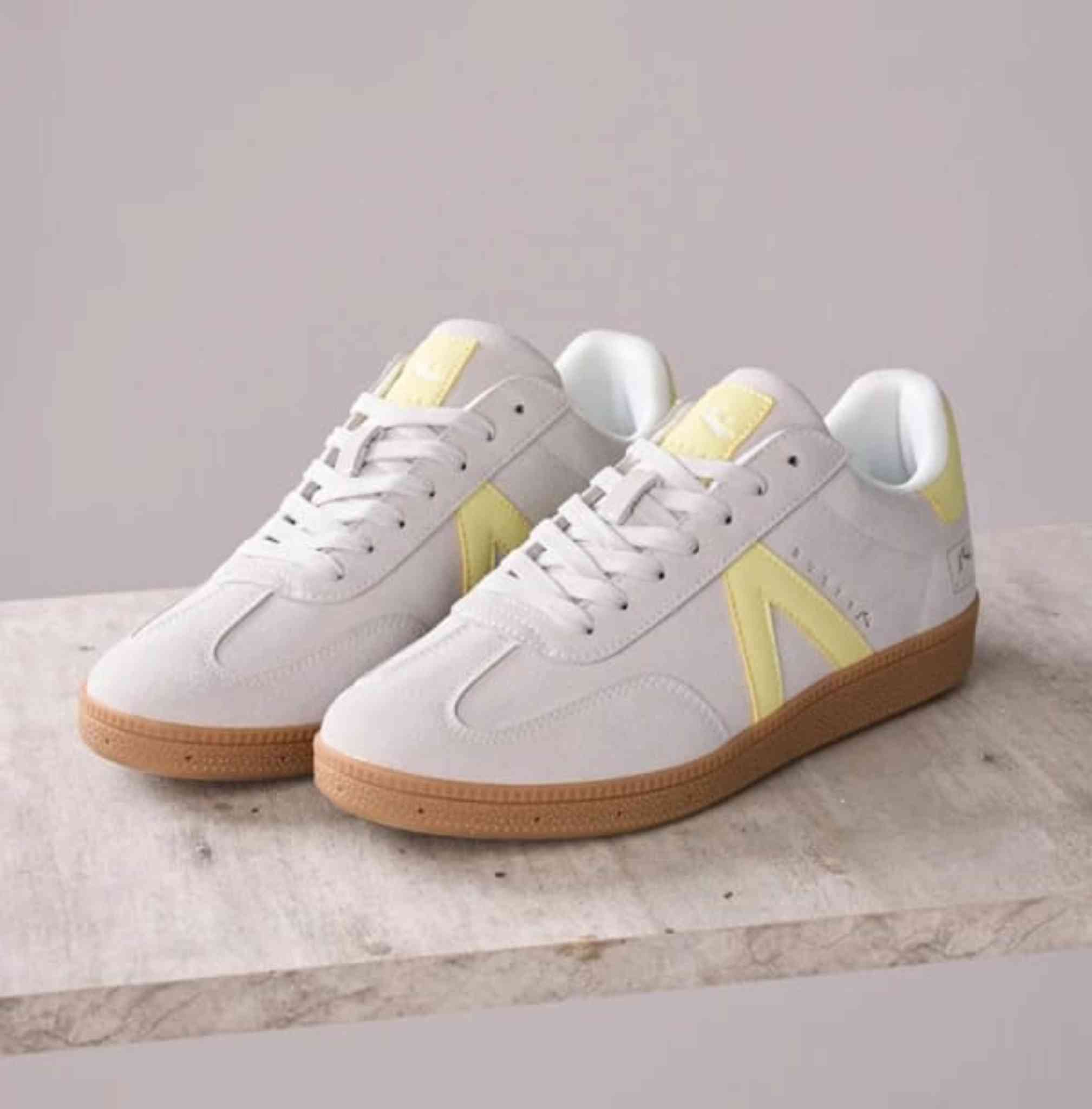 Calzado Rusty HAIFAW, color gris y amarillo